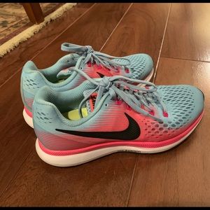 Nike Zoom Pegasus 34 Women’s Size 8. Like New.